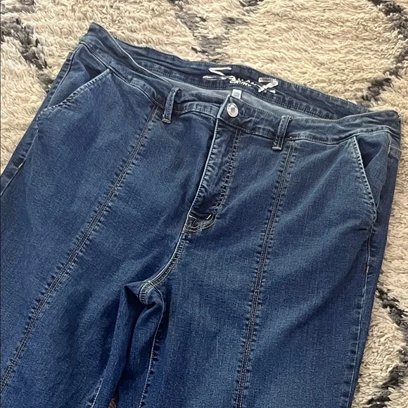 Women's Blue Wide-Leg Jeans - Picture 3 of 14